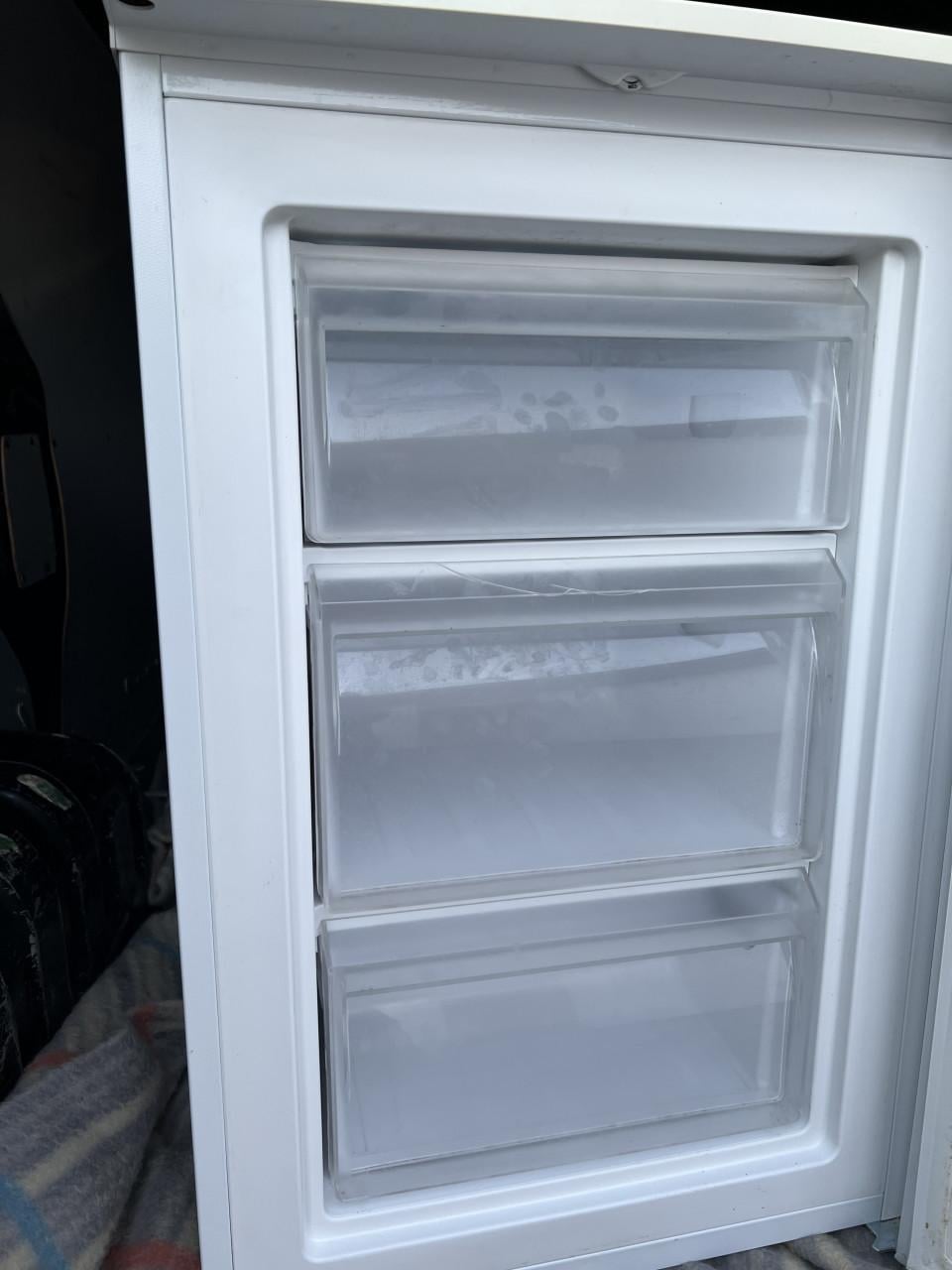 A++ klasse tafelmodel Vriezer 85x55 cm. Inhoud vrieskast 82 liter