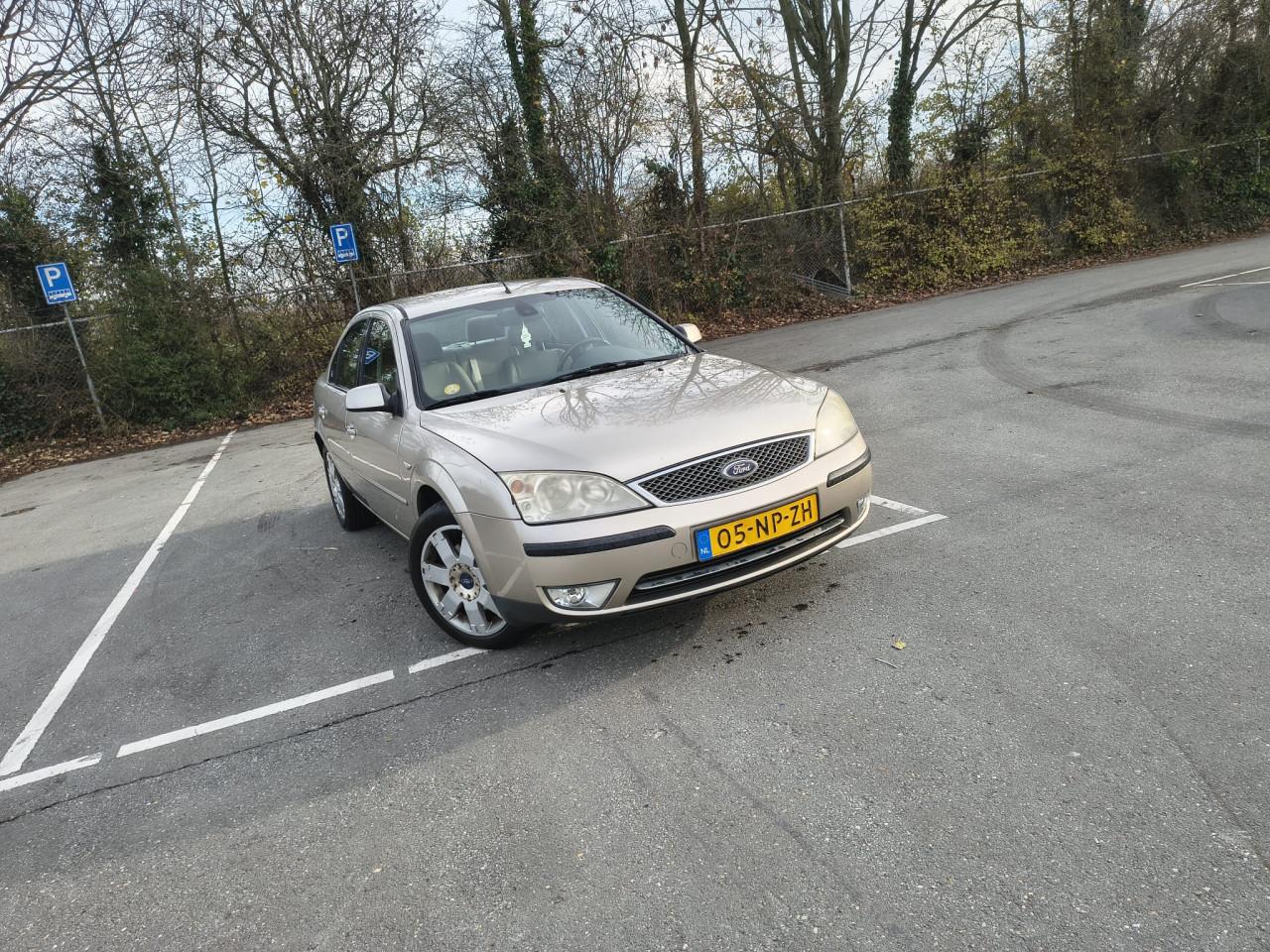 Ford Mondeo (2004), 2.0 liter, 5-deurs Ghia, handgeschakeld