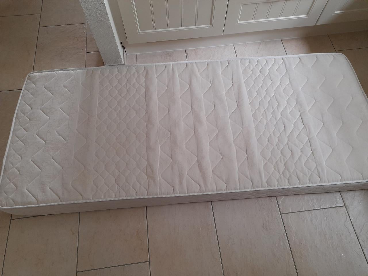 Matras 80 x 190 (in goede schone staat )
