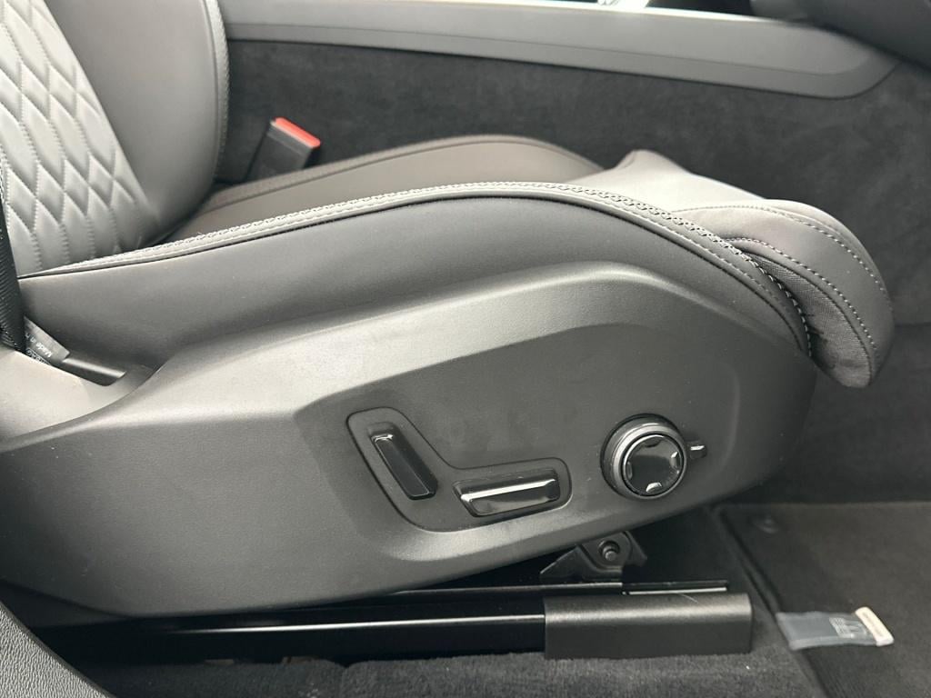 Volvo XC60 t6 398pk recharge ultra dark| verkocht