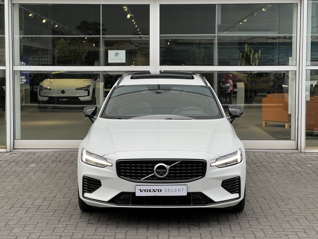 Volvo V60 t6 340pk recharge r-design| panodak| adap.cruise| 360camera| tre