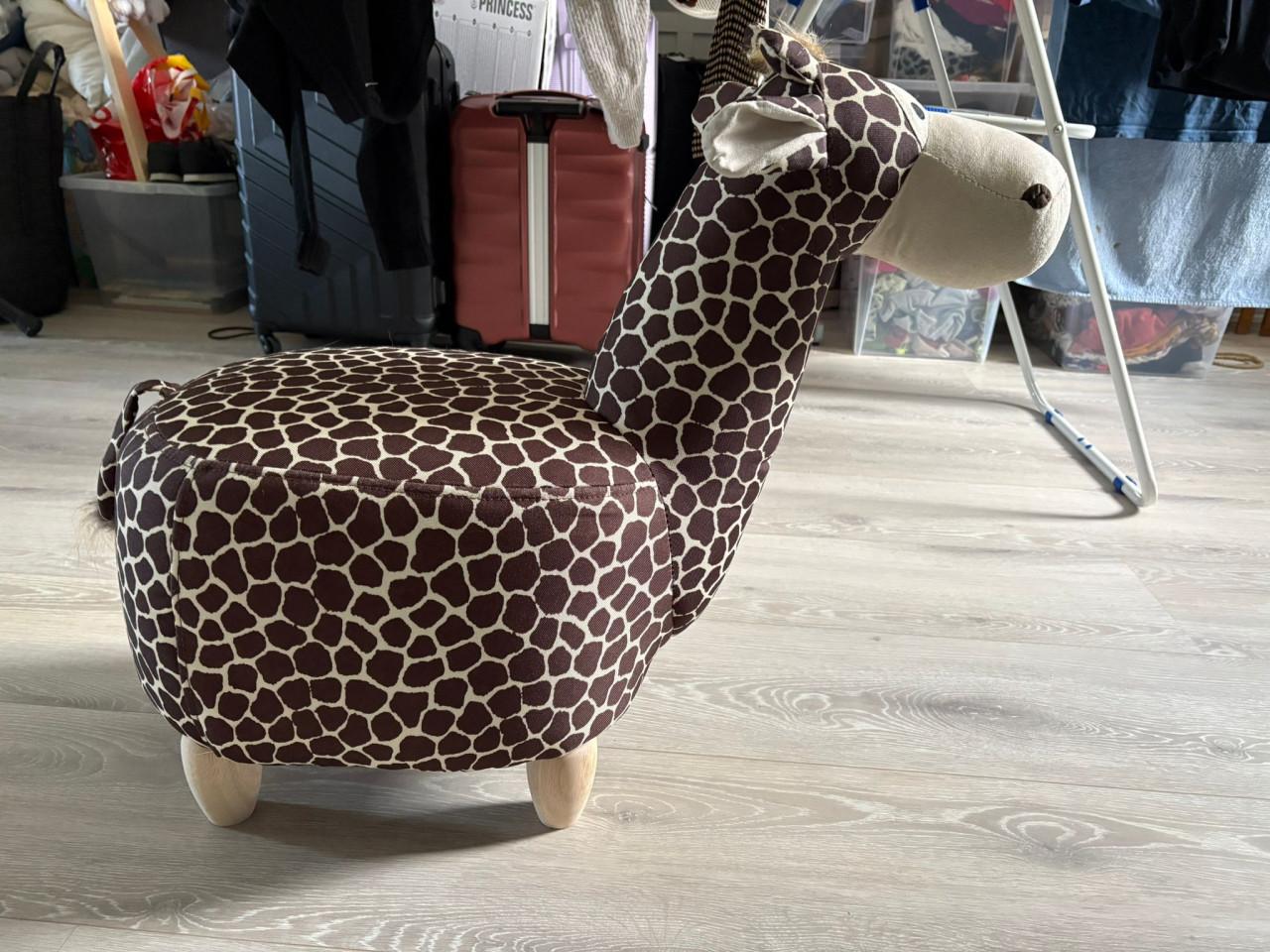 Giraffe poef op pootjes