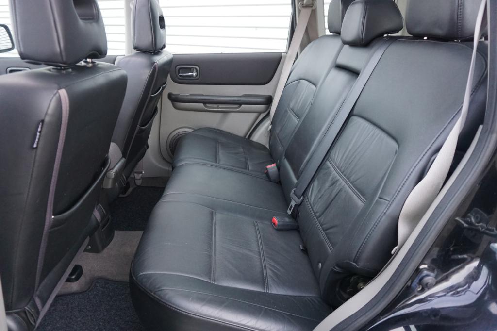 Nissan X-Trail 2.5 sport outdoor airco / navi / cruise / stoelverw. / pano