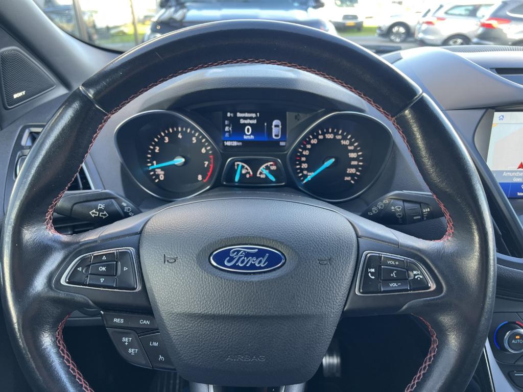 Ford Kuga 1.5 ecoboost 150pk 2wd st line , trekhaak , winterpack