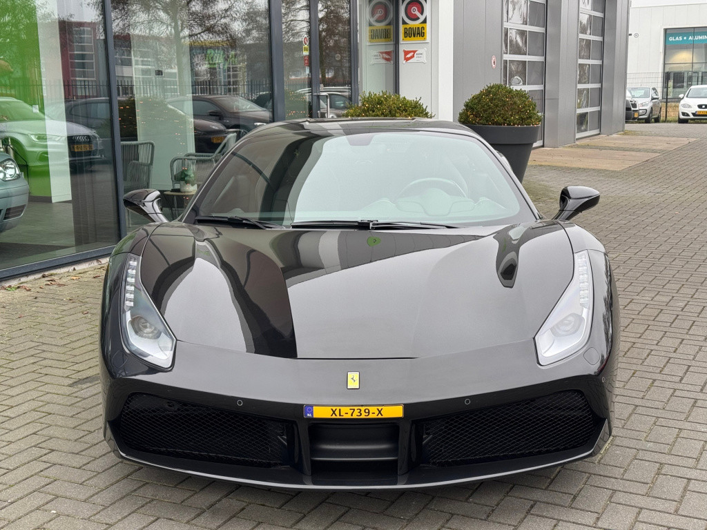 Ferrari 488 3.9 gtb hele * daytona seats * carbon driver zone * dealer onde