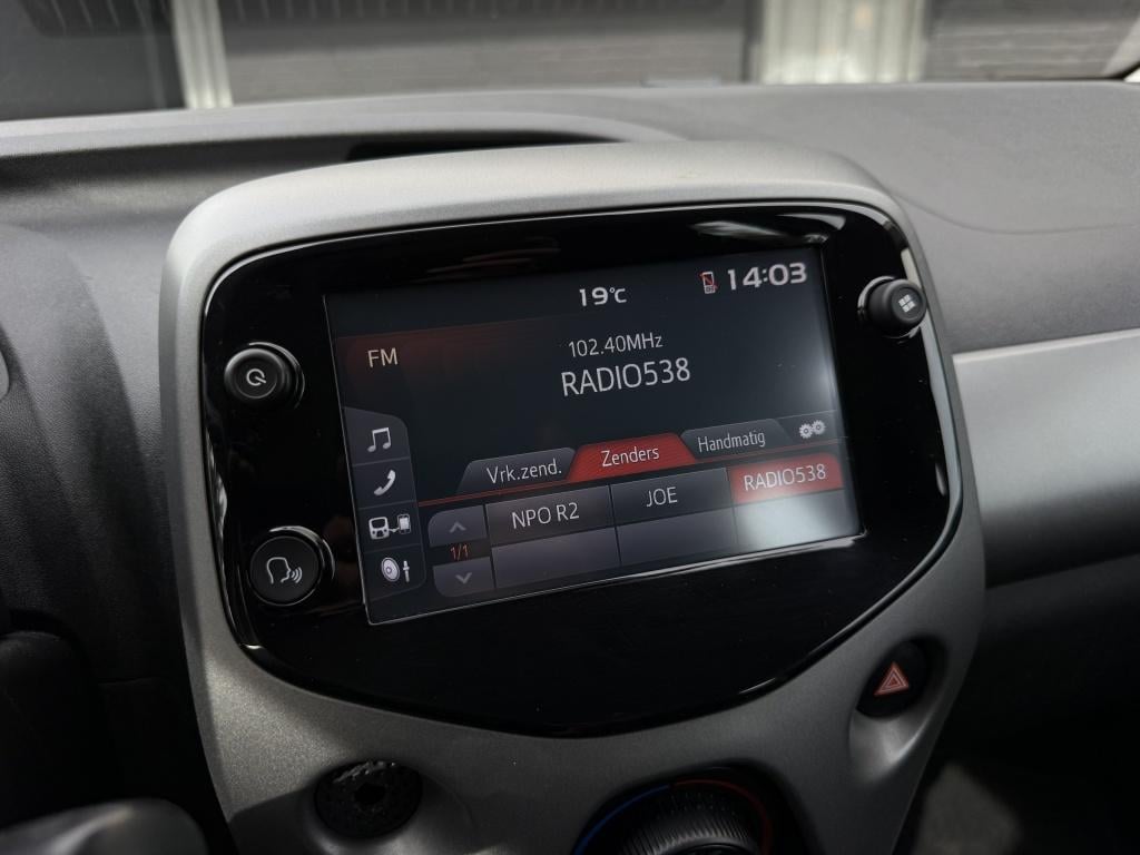 Toyota Aygo 1.0 vvt-i x-play - carplay - android auto -