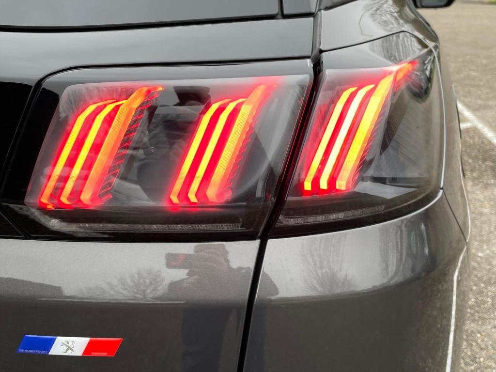 Peugeot 3008 allure 1.2-130pk automaat (eat8) apple carplay & android auto 