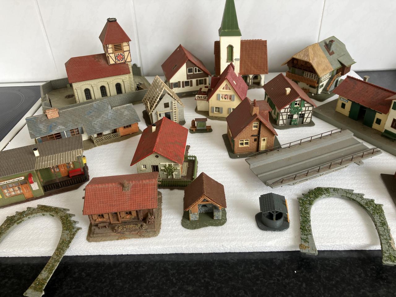 Verzameling modelspoorhuisjes HO