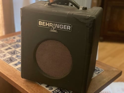 Behringer Thunderbird versterker