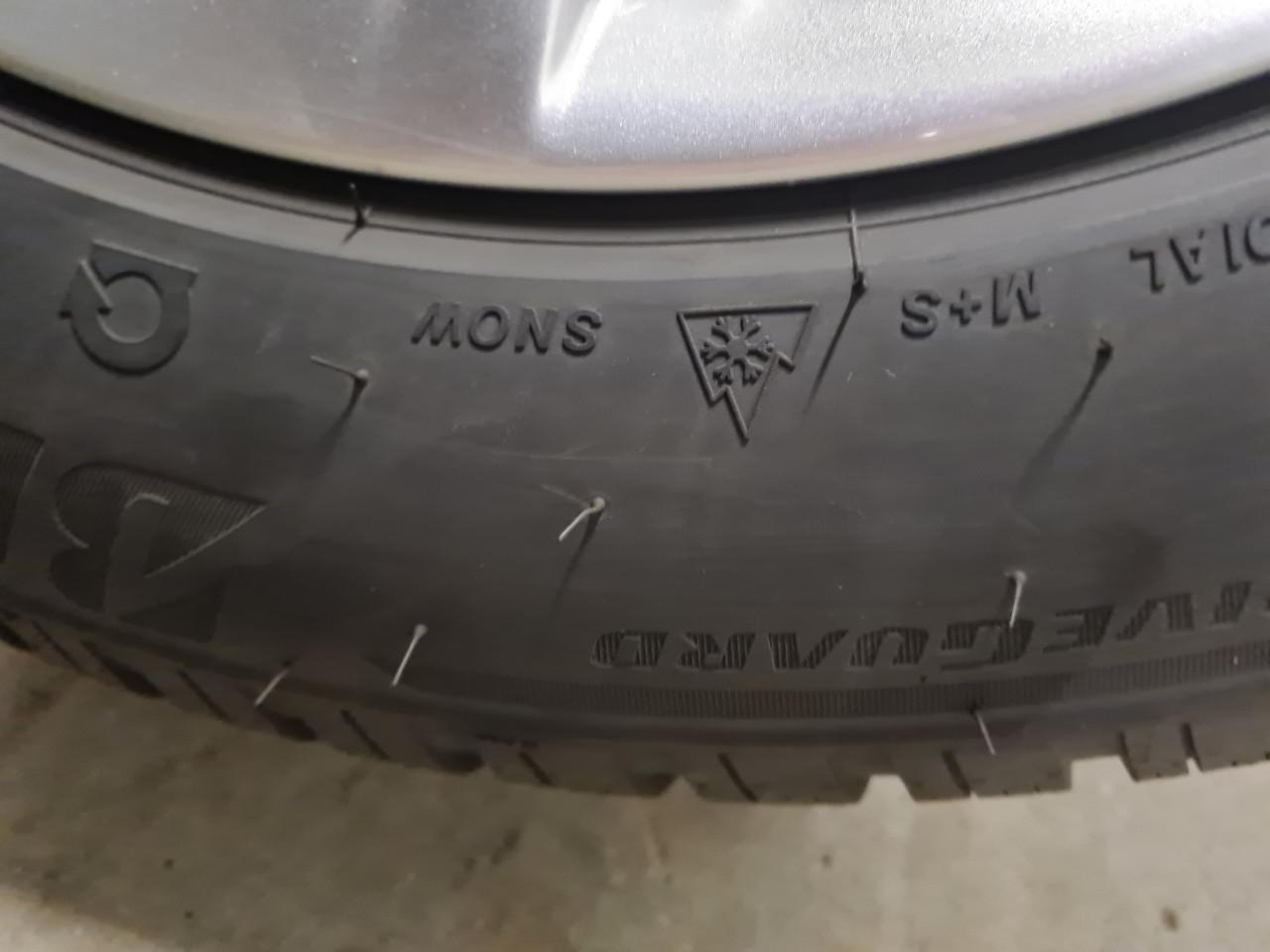 Te koop aangeboden set wintervelgen BMW