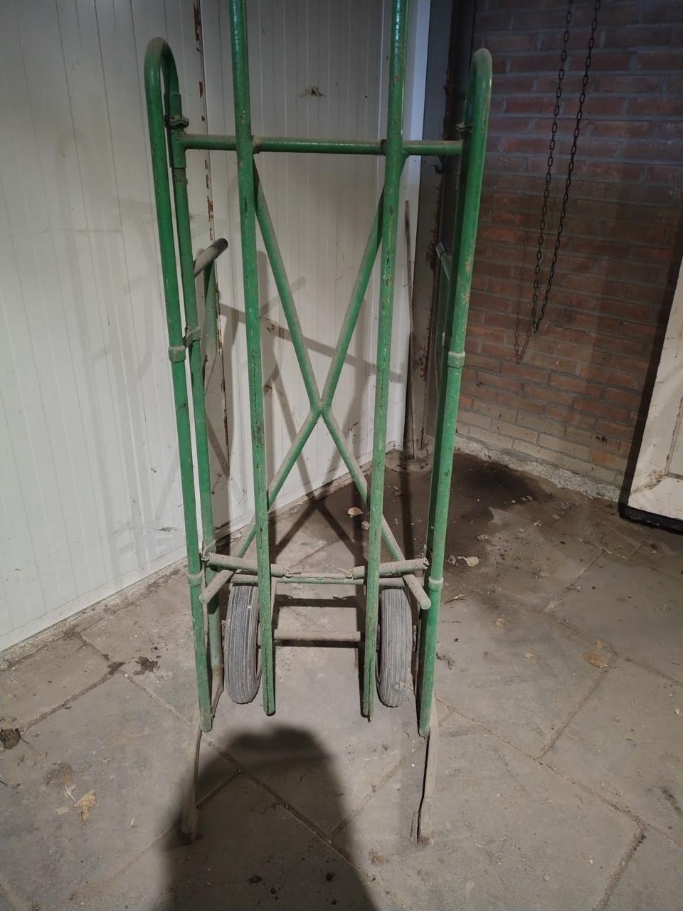 Klem steek wagen fruitkisten