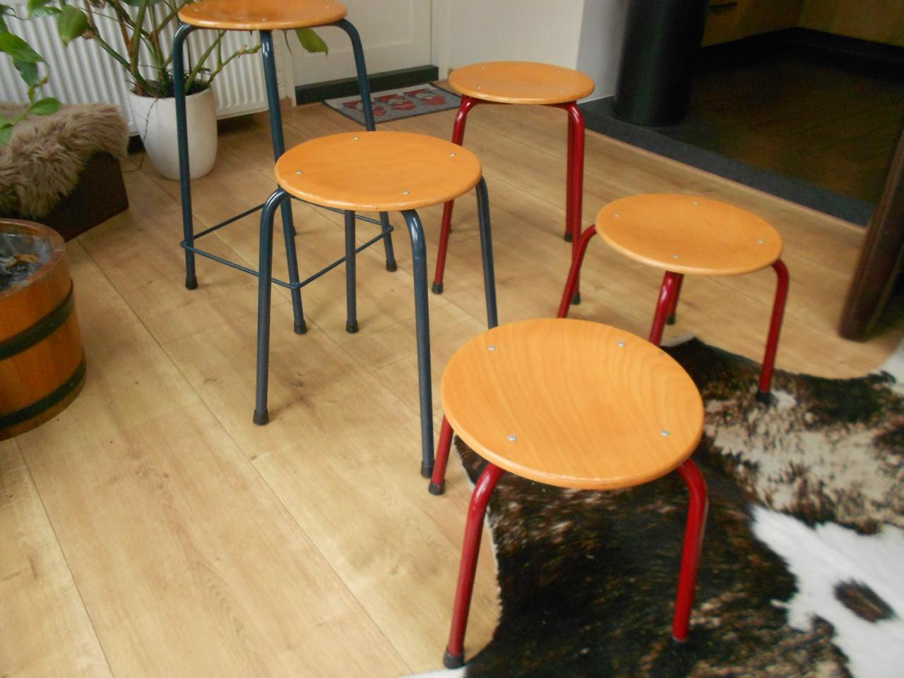 Vijf vintage presikhaaf school krukjes