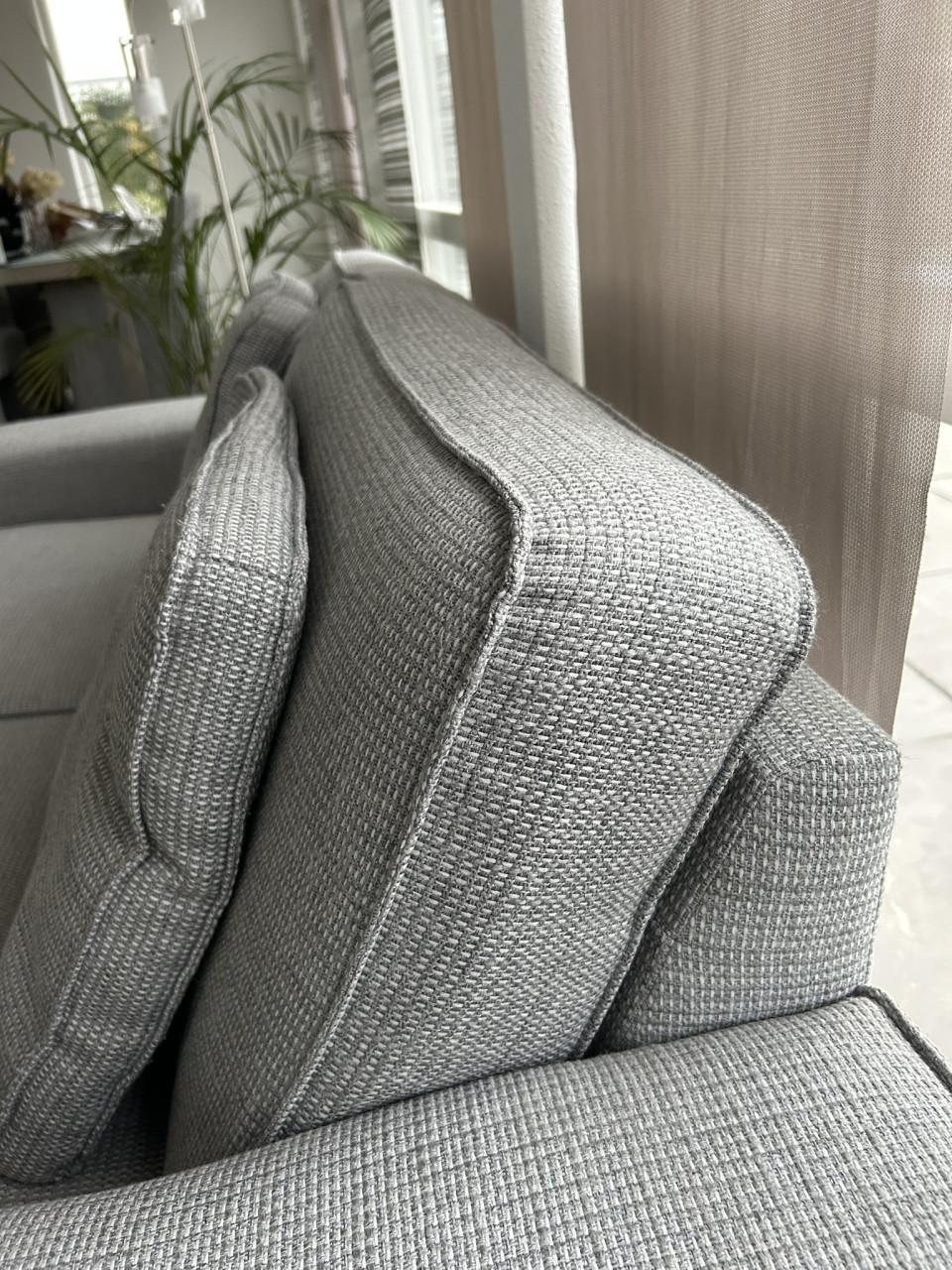 Bankstel 2 & 2,5 zit + poef evt. met bijpassende Stoelen