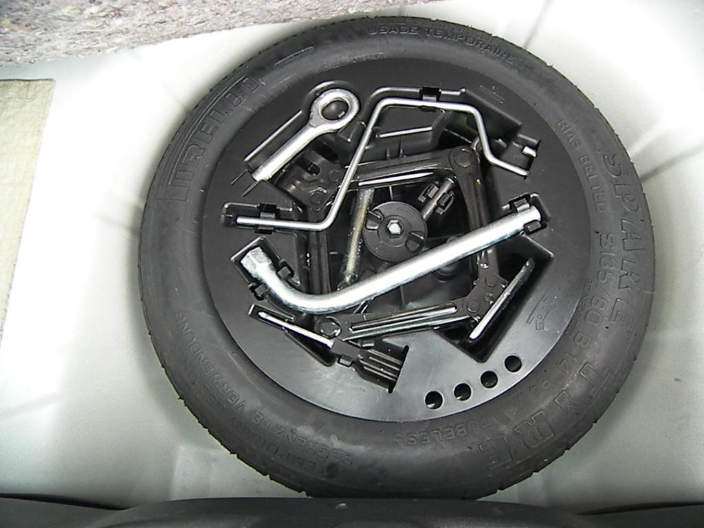 Lancia Y(psilon) 1.2 argento 60-pk 3-drs