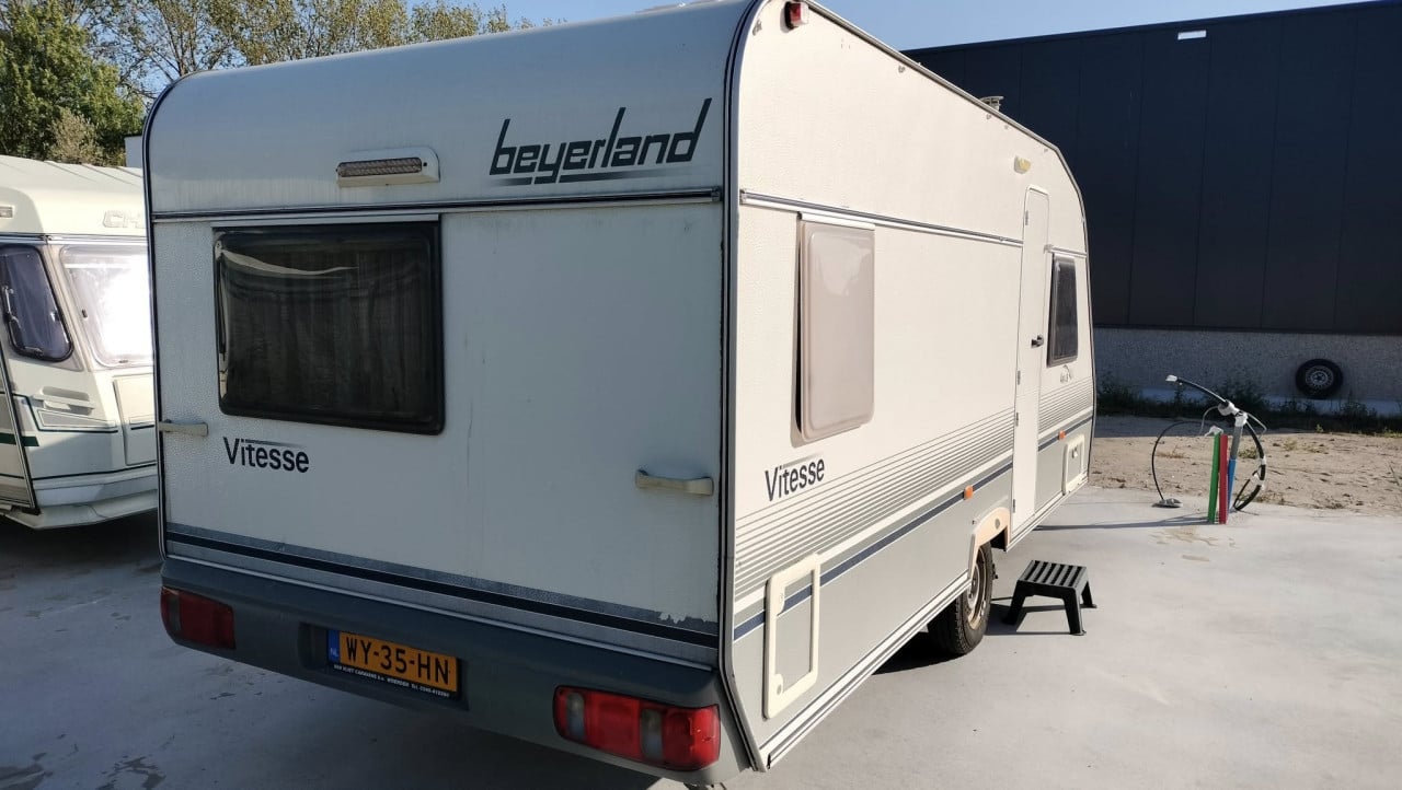 Beyerland 490 met mover en voortent
