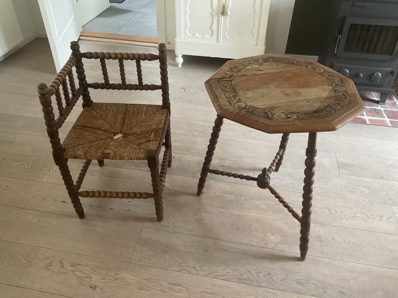 Hoekstoel met bijzettafel