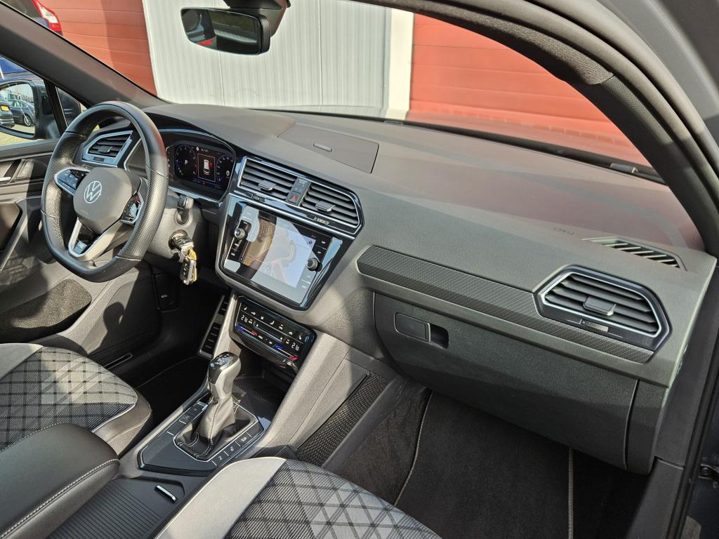 Volkswagen Tiguan 1.5 tsi r-line business+ | pano | acc | stoel/stuur verw.