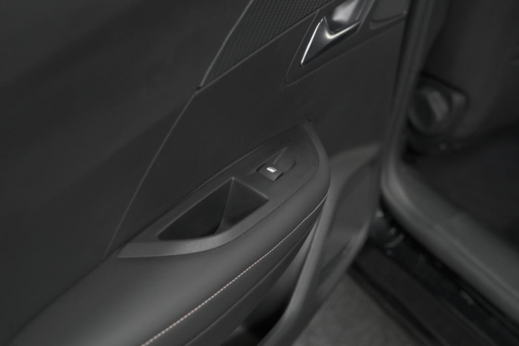 Peugeot 2008 puretech 130 eat8 allure | 360 camera | adaptieve cruise contr