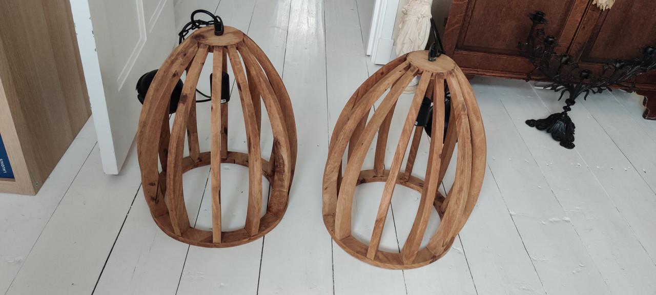 Set van 2 stoere houten hanglampen