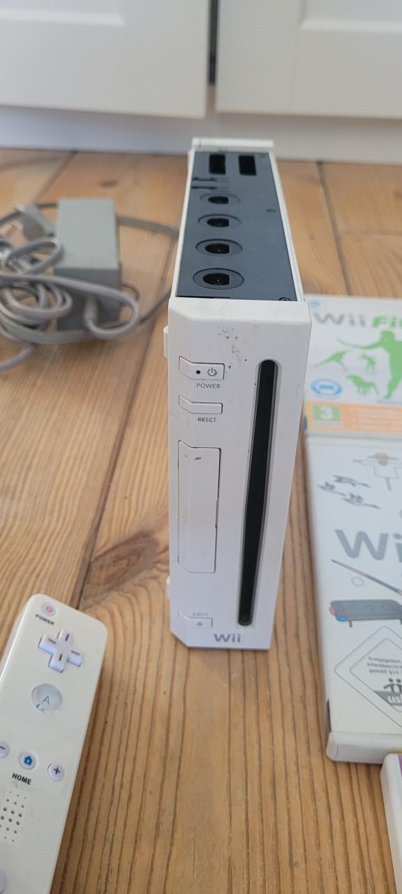 Wii console, veel extra's MOET WEG