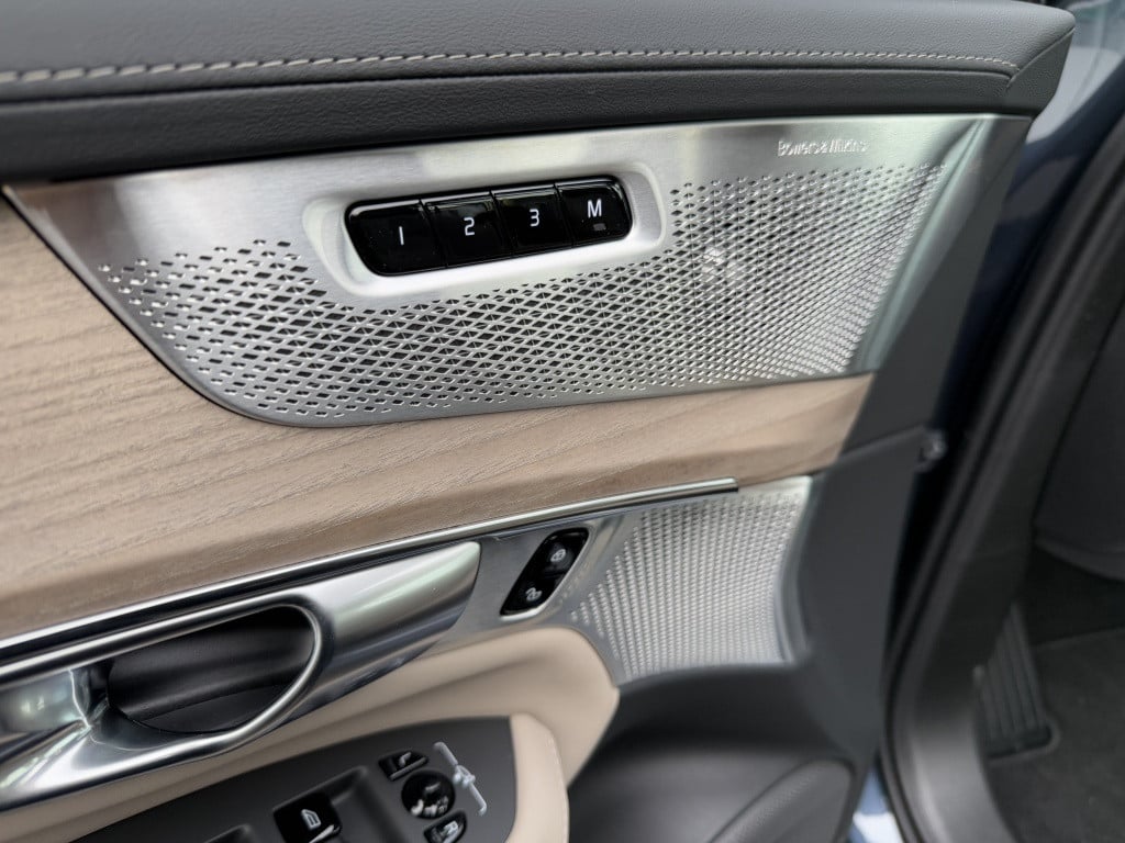 Volvo XC90 t8 awd ultra dark luchtvering | facelift | nieuwpr. € 107.559 |