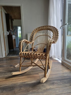Rotan schommelstoel