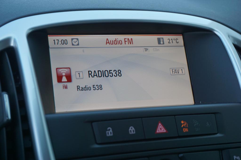 Opel Astra sports tourer 1.4 turbo sport airco / cruise / navi / elektr. ra