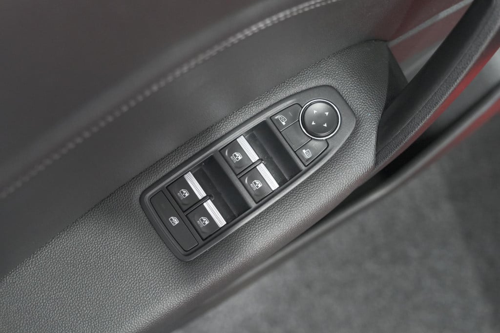 Renault Captur mild hybrid 140 edc techno | navigatie | camera | parkeersen