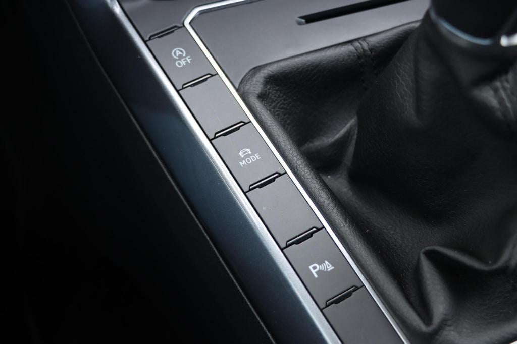 Volkswagen Polo 1.0 tsi highline adaptive | carplay | sensoren