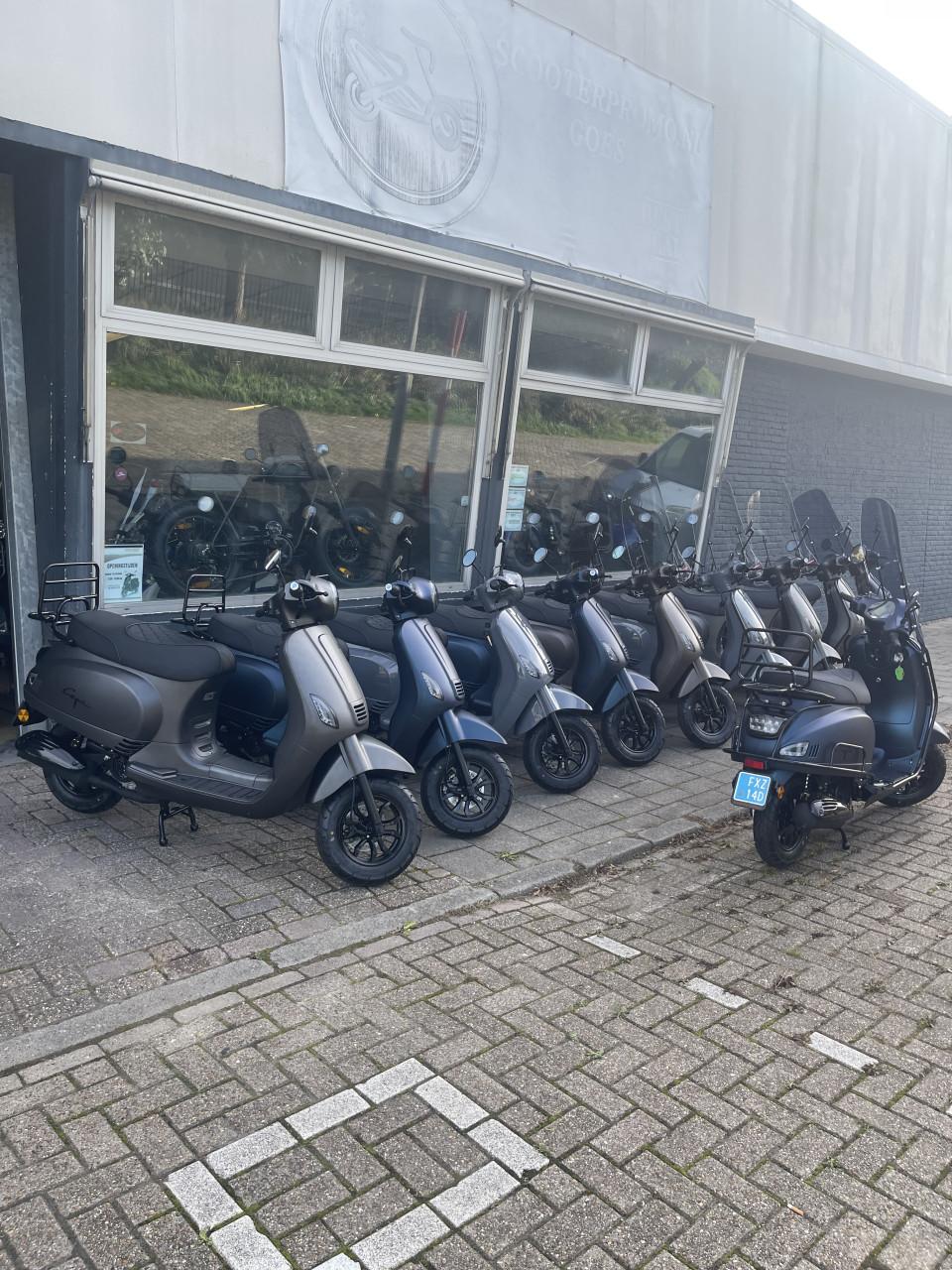 Scooterpromo Goes | Grote voorraad nieuwe SANTINI scooters