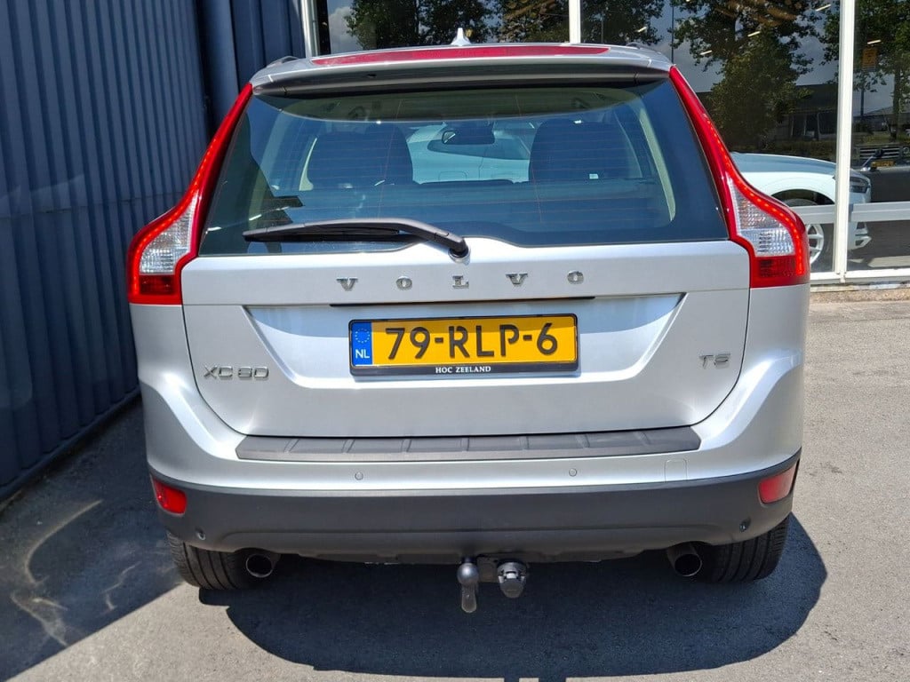 Volvo XC60 2.0 t5 kinetic xenon | leder | dealer onderhouden!