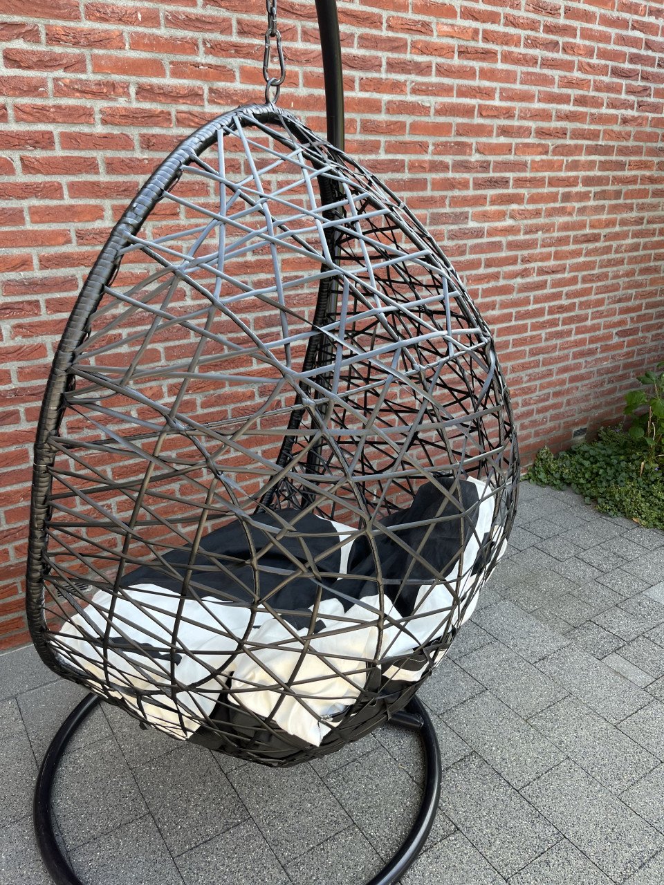 Hangstoel Egg, zwart