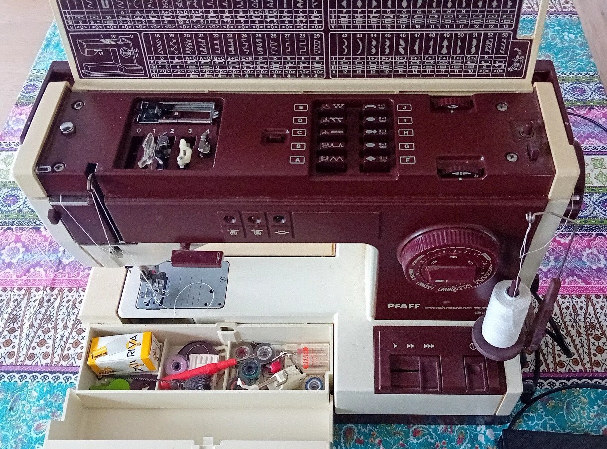 PFAFF SYNCHROTRONIC 1229 supernaaimachine