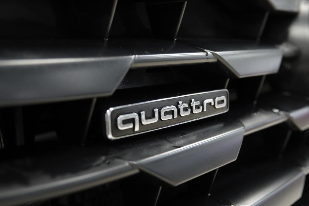 Audi Q2 40 tfsi | s line | pano | pdc | cruise |