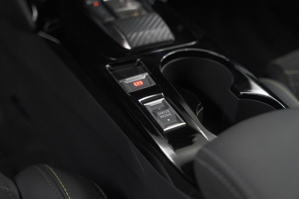 Peugeot E-2008 ev gt 54 kwh | 11 kw lader | warmtepomp | camera | alcantara