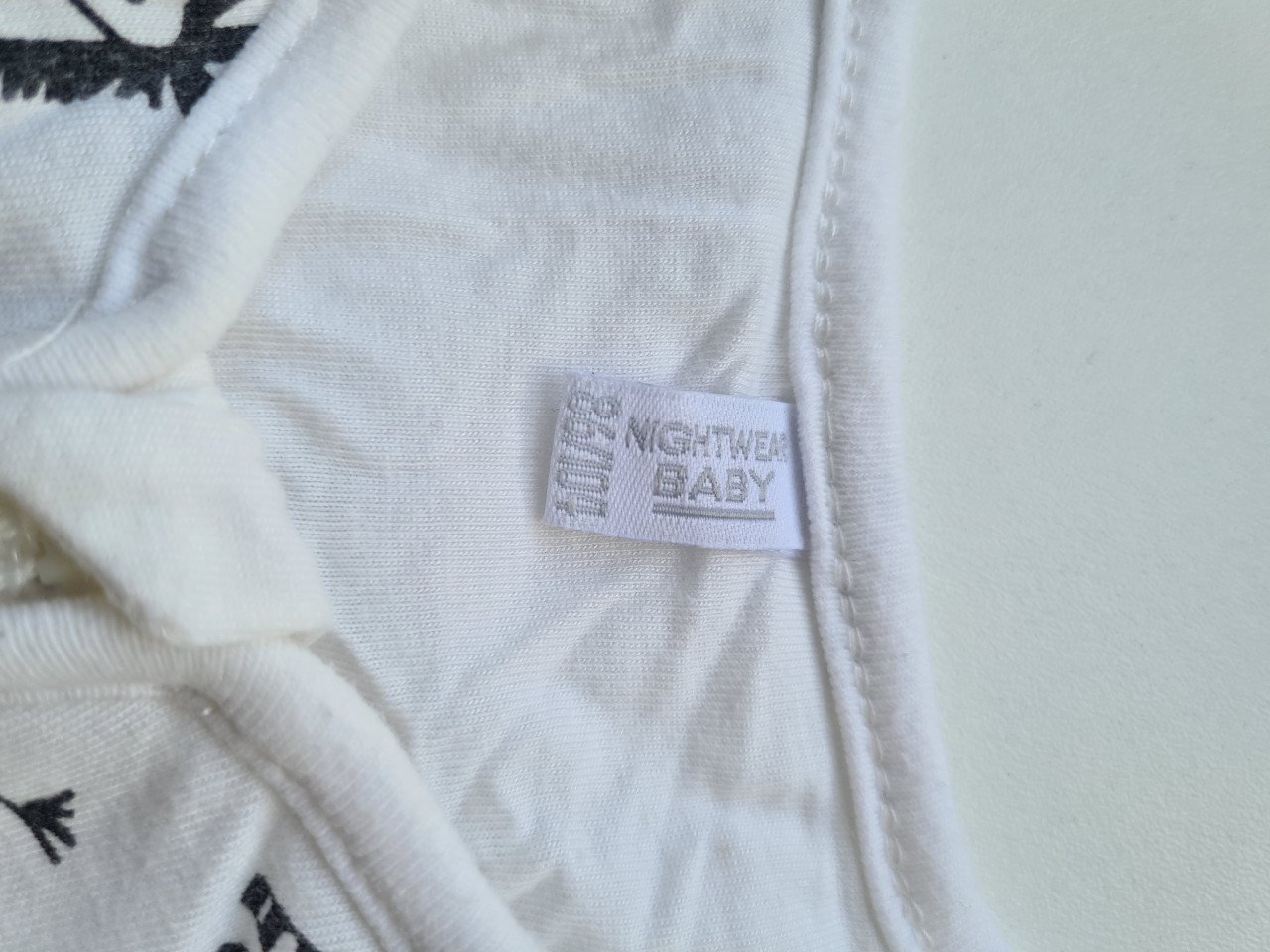 2X slaapzakken wit / zwart en pastelkleuren Nightwear  Maat 86-110 samen €5