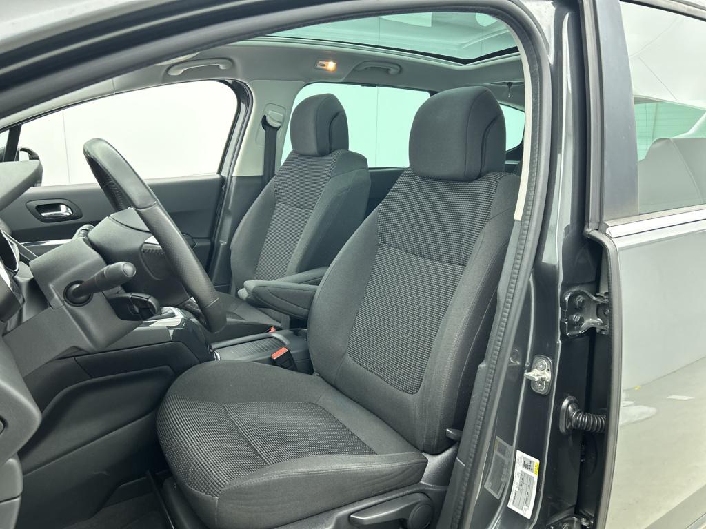 Peugeot 5008 130 pk style 7 persoons | rijklaar | trekhaak | panoramadak | 