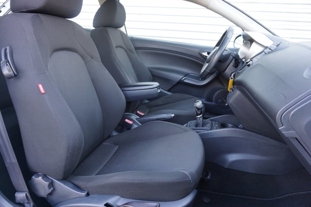 Seat Ibiza 1.6 reference airco / navi / cruise / elektr. ramen / stoelverw.
