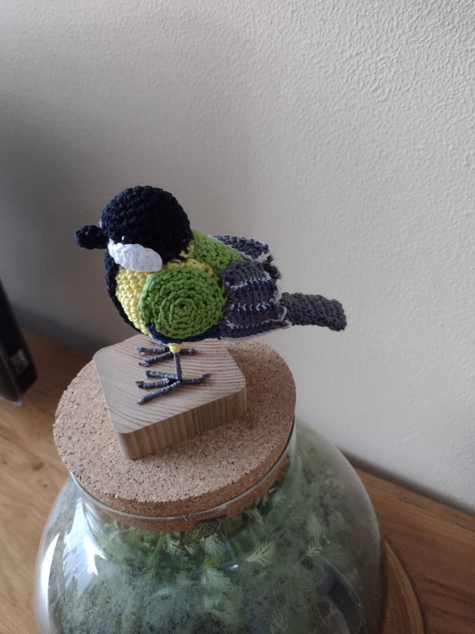 Gehaakte ijsvogel, roodborstje of koolmees