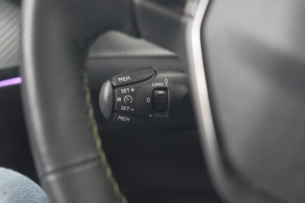 Peugeot 2008 puretech 130 eat8 gt | camera | apple carplay | parkeersensore
