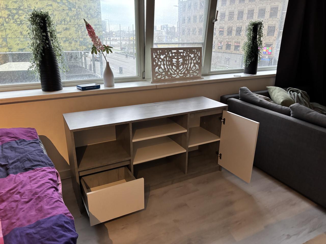 Billund Jysk dressoirkast / boekenkast / vakkenkast