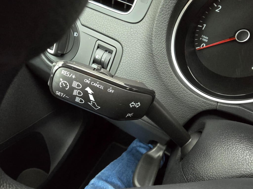 Volkswagen Polo occasion comfortline black edition met cruisecontrol en leu