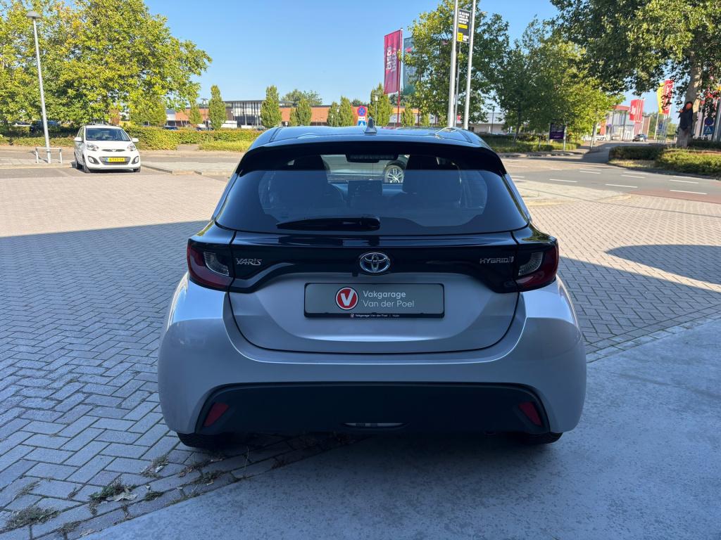 Toyota Yaris 1.5 hybrid 115 business
