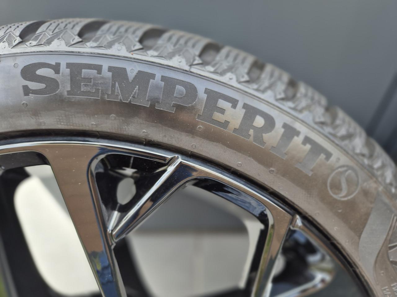 Nieuwe Semperit Speed-Grip 5 winterbanden met 19 inch velgen