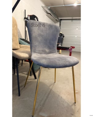 Grijze stoel met goud frame