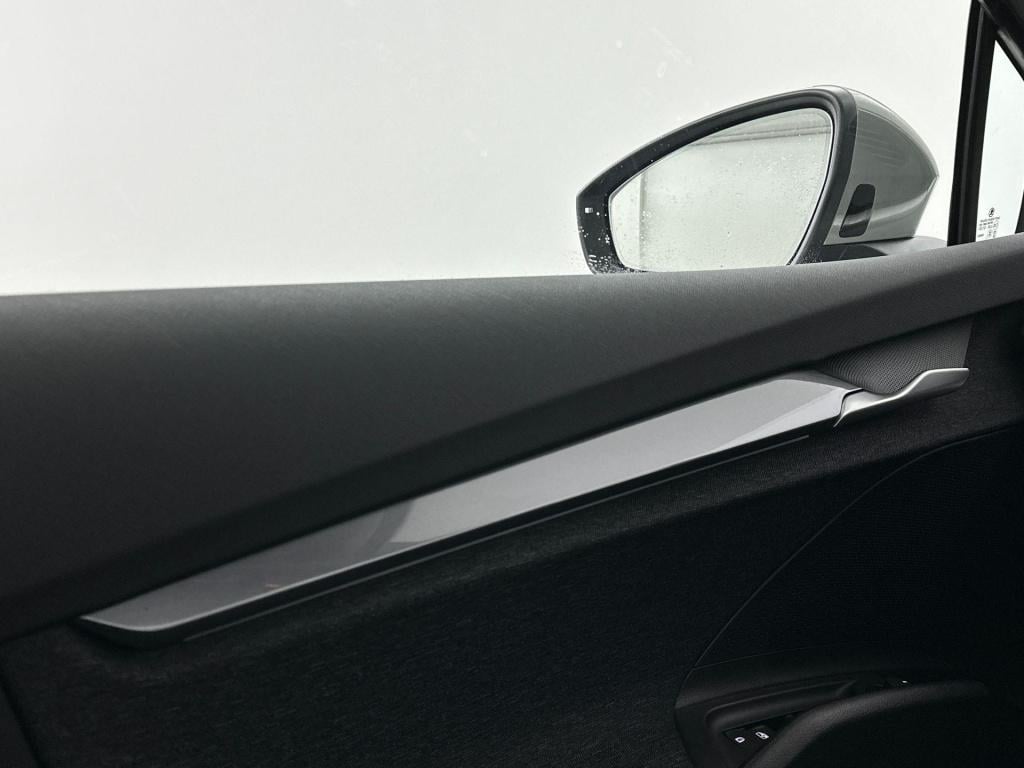 Skoda Elroq business edition tour elektromotor 150 kw / 204 pk