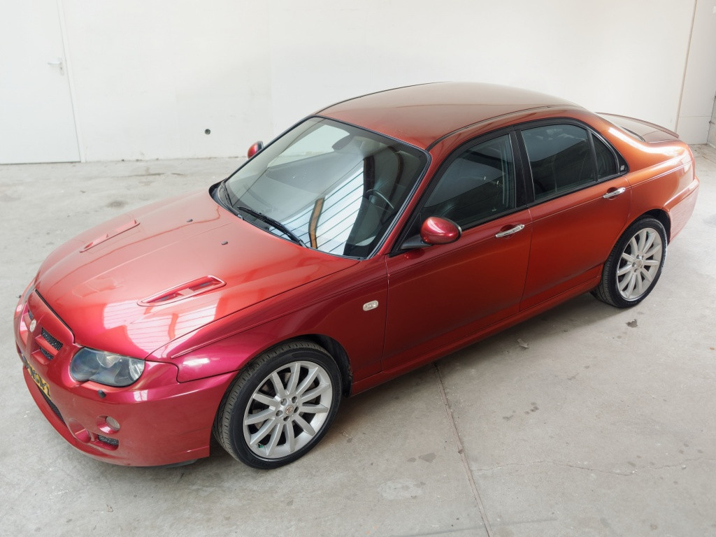 MG ZT 4.6 v8 260