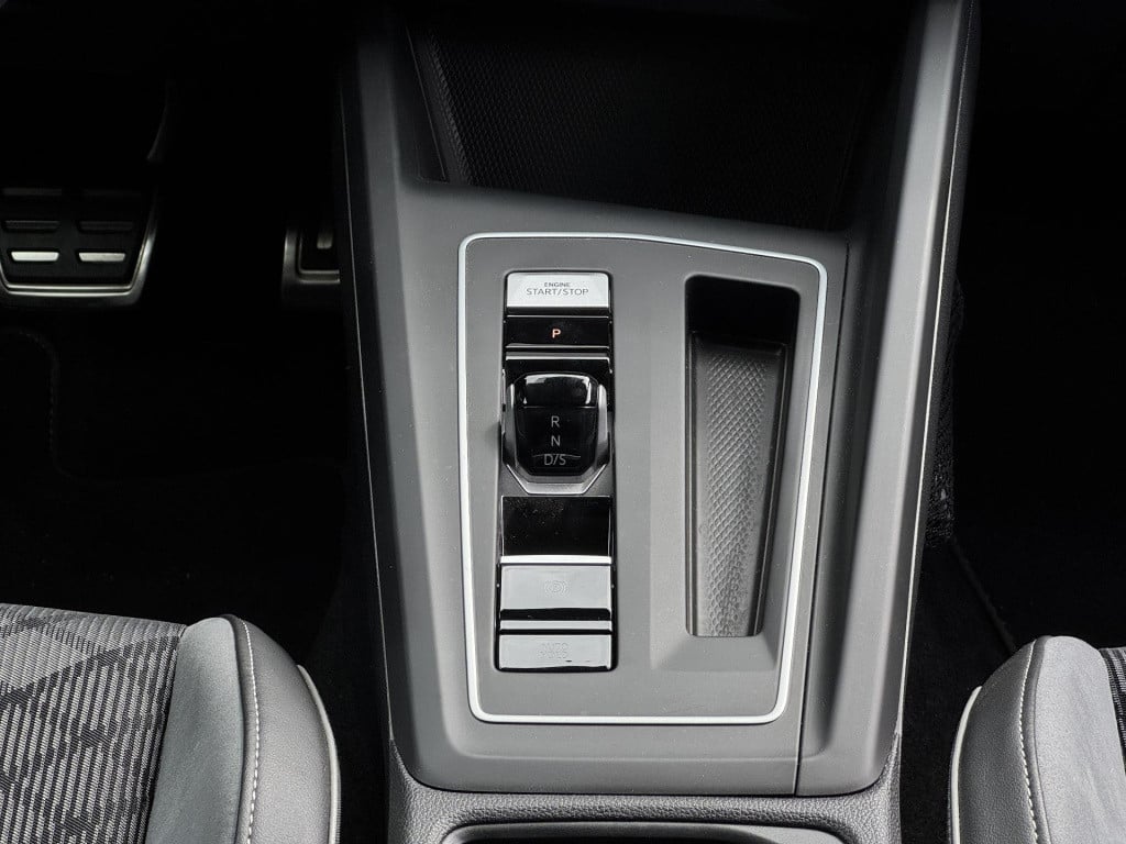 Volkswagen Golf 1.5 etsi r-line nl-auto! | panoramadak | harman/kardon | sp