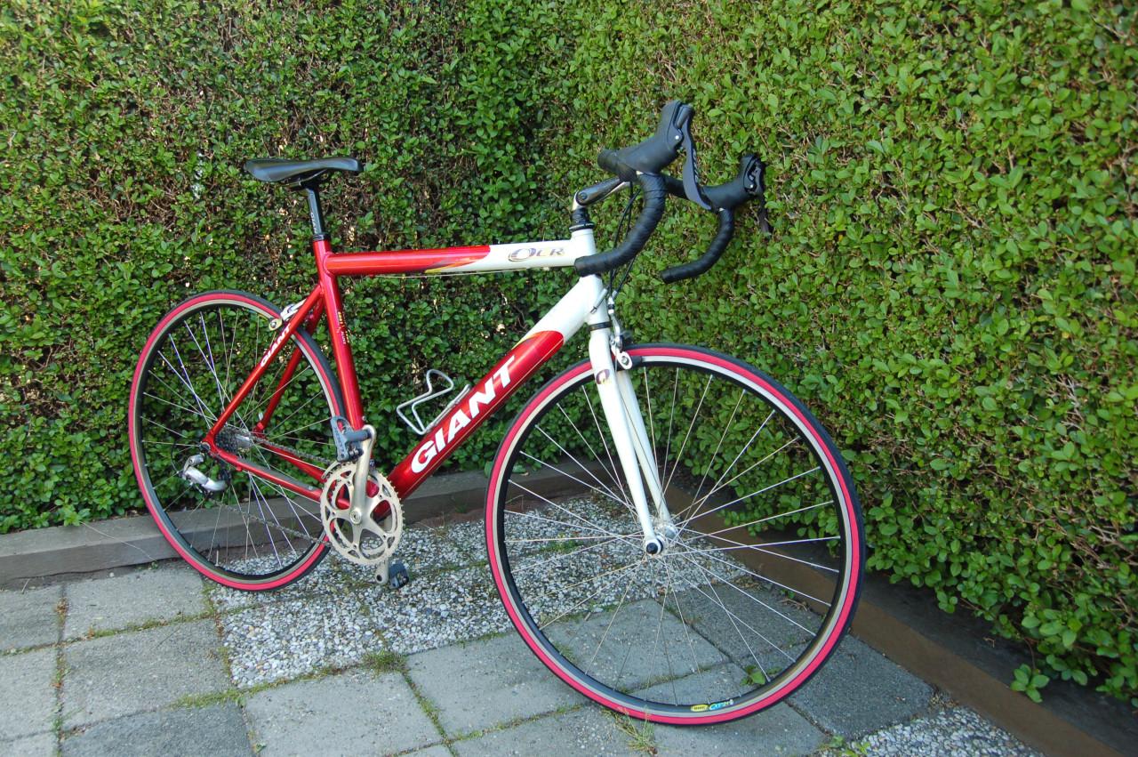 RACEFIETS - NIEUWE BANDEN