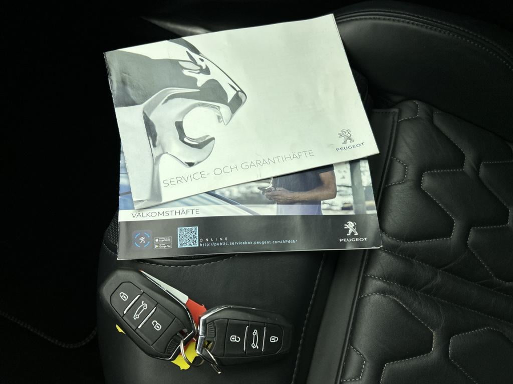 Peugeot 5008 180pk gt pack business | rijklaar | trekhaak | leer | adaptiev